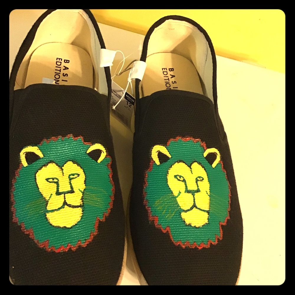 Jamaican Style Konrad Convas Shoe Lion of Judah.